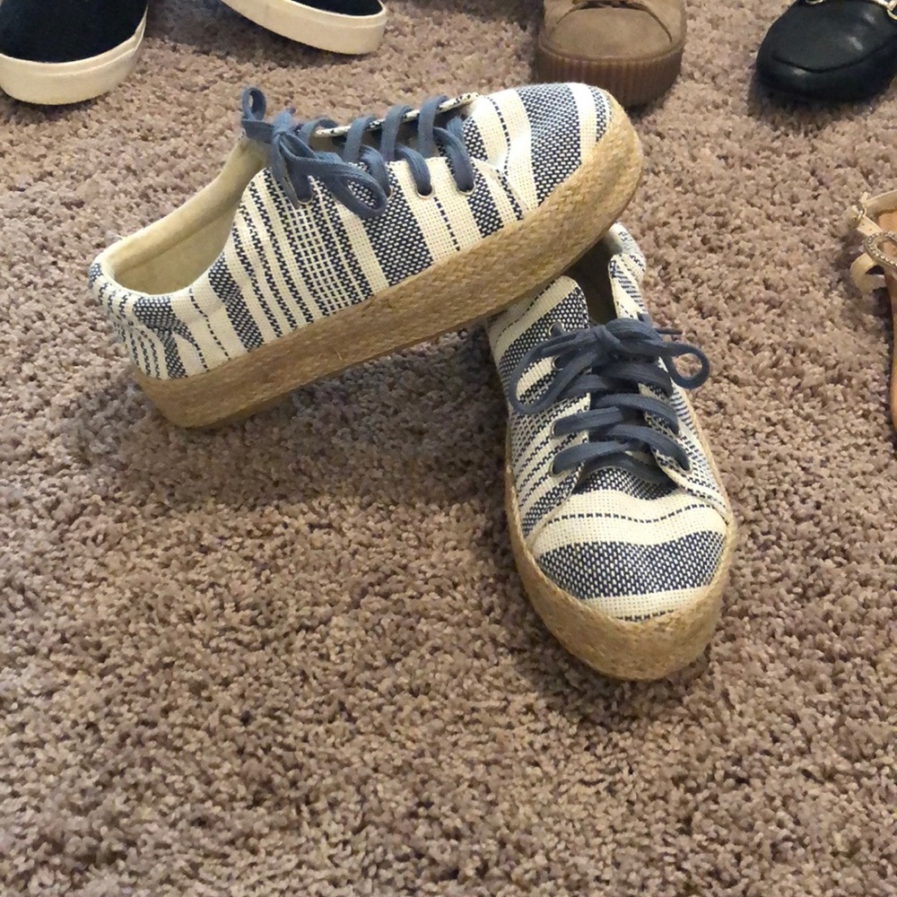 Platform sneakers